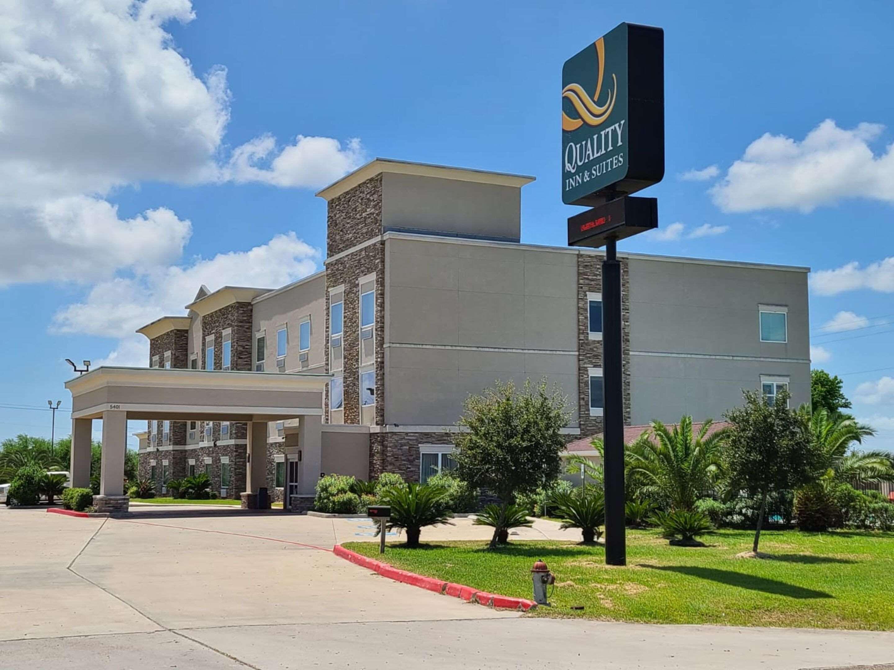 Quality Inn & Suites Victoria East Extérieur photo