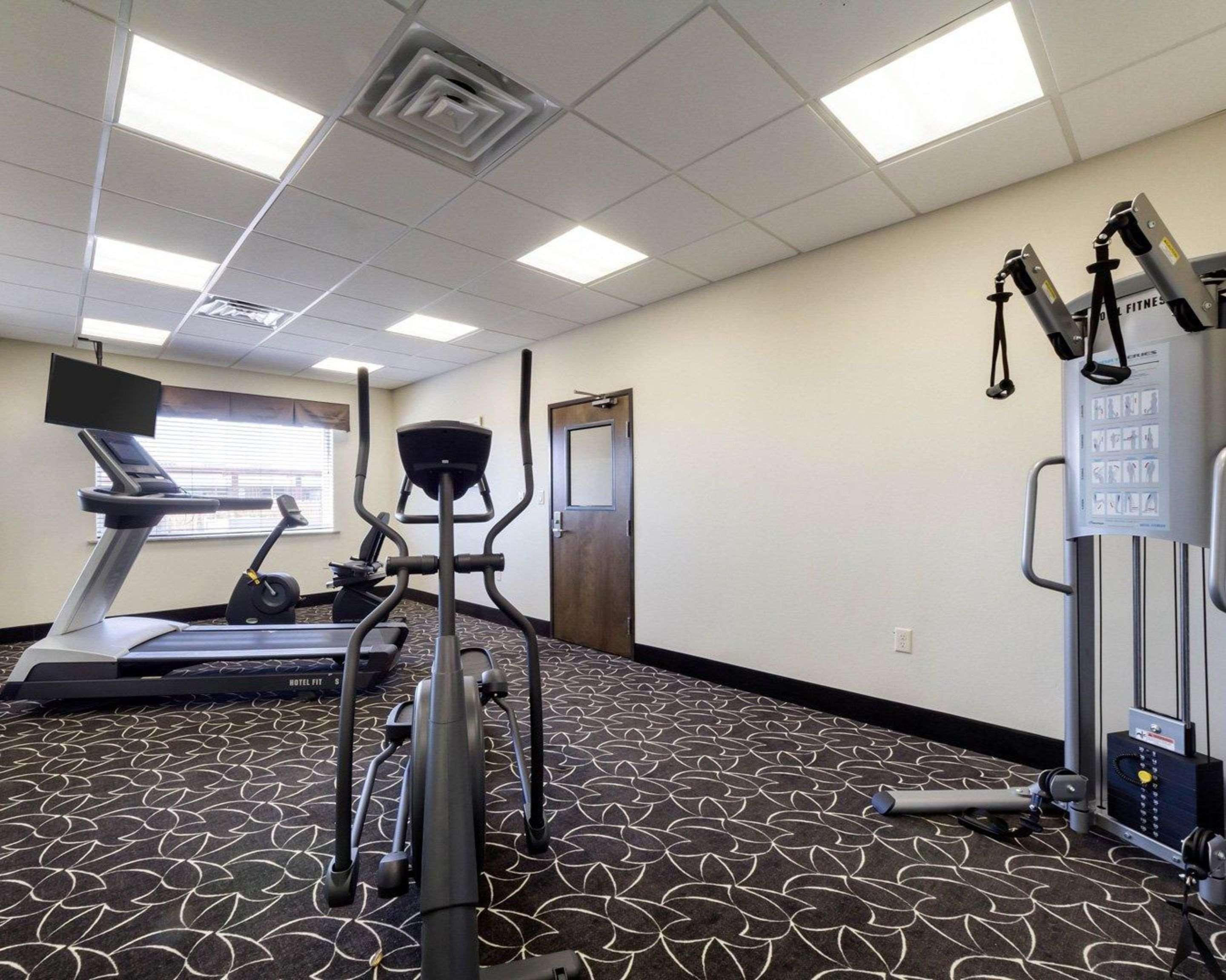 Quality Inn & Suites Victoria East Extérieur photo