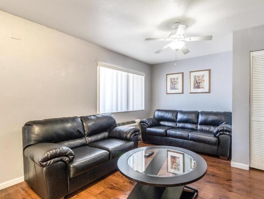 Quality Inn & Suites Victoria East Extérieur photo
