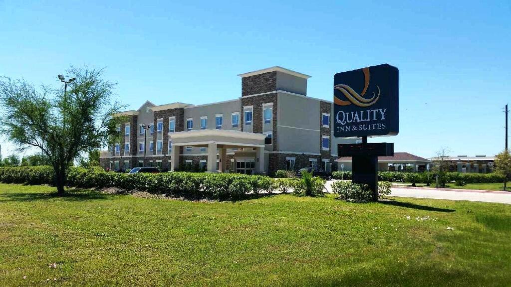 Quality Inn & Suites Victoria East Extérieur photo
